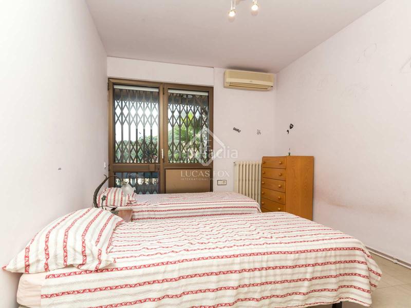 Foto cfc9435d-0922-41d2-b38d-6d4e3091b934. Xalet amb aparcament piscina a La Plana-Bellsoleig Sant Just Desvern