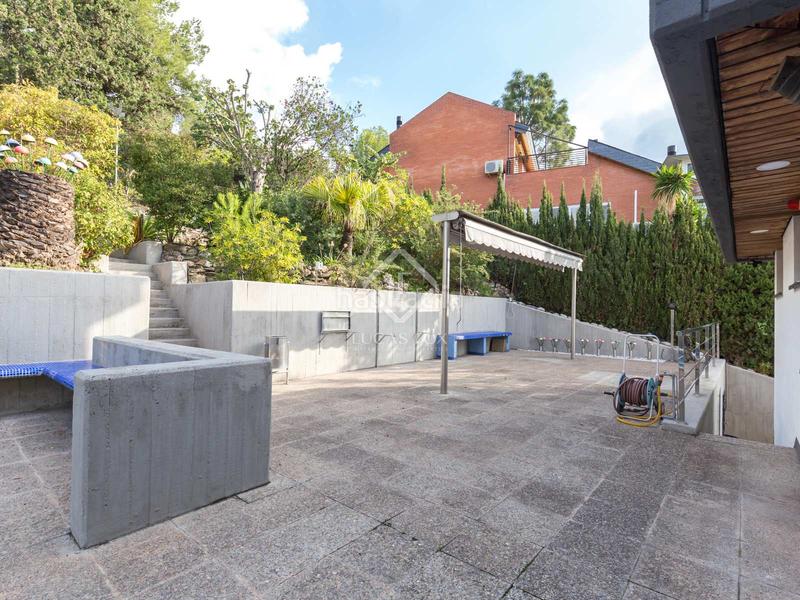 Foto f891fe27-8676-4755-acc8-5d77e5fafef0. Xalet amb aparcament piscina a La Plana-Bellsoleig Sant Just Desvern