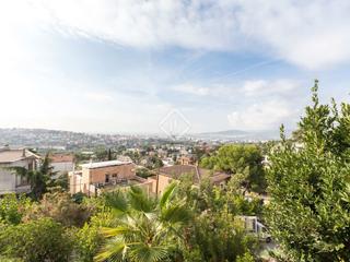 Xalet a La Plana-Bellsoleig. Chalet independiente de 520 m en venta en sant just, barcelona