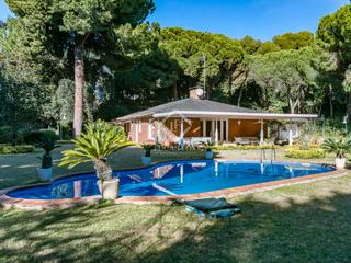 Xalet a Bell-Aire. Terreno de 11.000m2 con dos casas independientes, sant andreu de