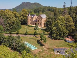 Masia a Sant Hilari Sacalm. Castillo de 19 dormitorios en venta en la selva, girona