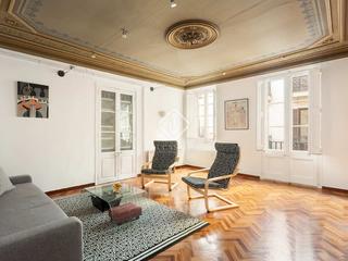 Appartamento in St. Pere - Sta. Caterina - El Born. Piso de 5 dormitorios con 29m terraza 7 balcones en venta en el