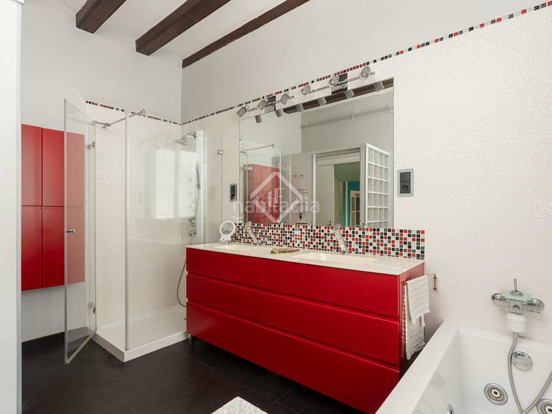 Foto 15de0f7d-5ffe-4a3d-897d-4396cd18f067. Pis a St. Pere - Sta. Caterina - El Born Barcelona