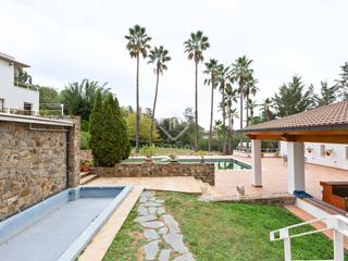 Xalet a Matadepera. Villa de 7 dormitorios con parcela de 3.736 m y espectaculares v