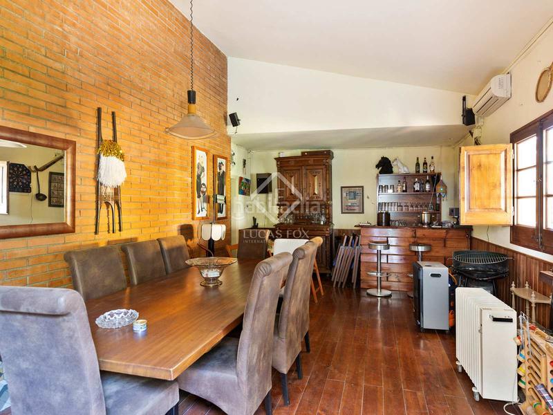 Foto 2bacd3ee-8c1a-4eac-8461-4e89d9f0c2f1. Chalet avec chauffage parking piscine dans Mira-sol Sant Cugat del Vallès