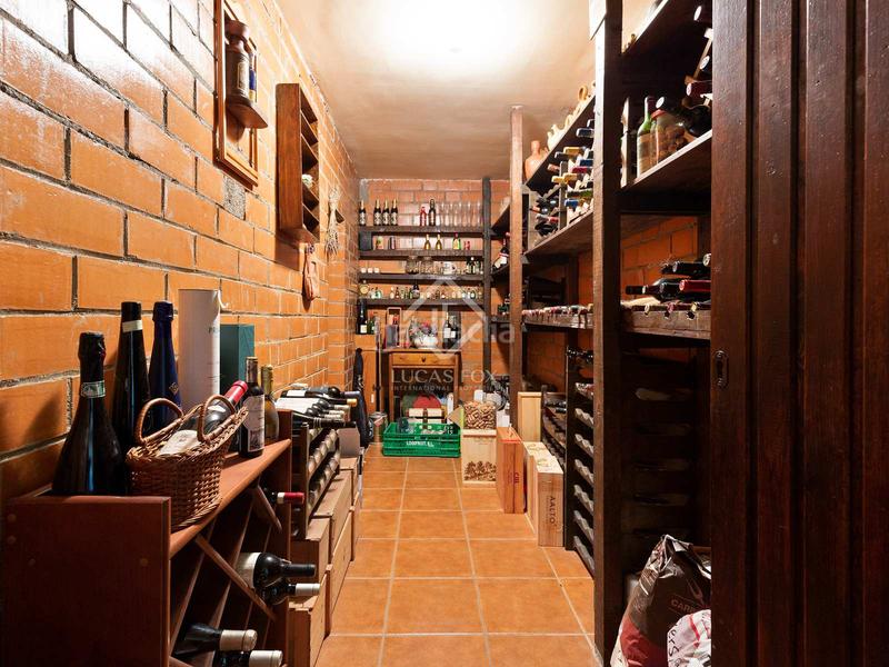 Foto 8d042f0b-6c1a-4cb0-8f50-69efbcad8e11. Chalet avec chauffage parking piscine dans Mira-sol Sant Cugat del Vallès