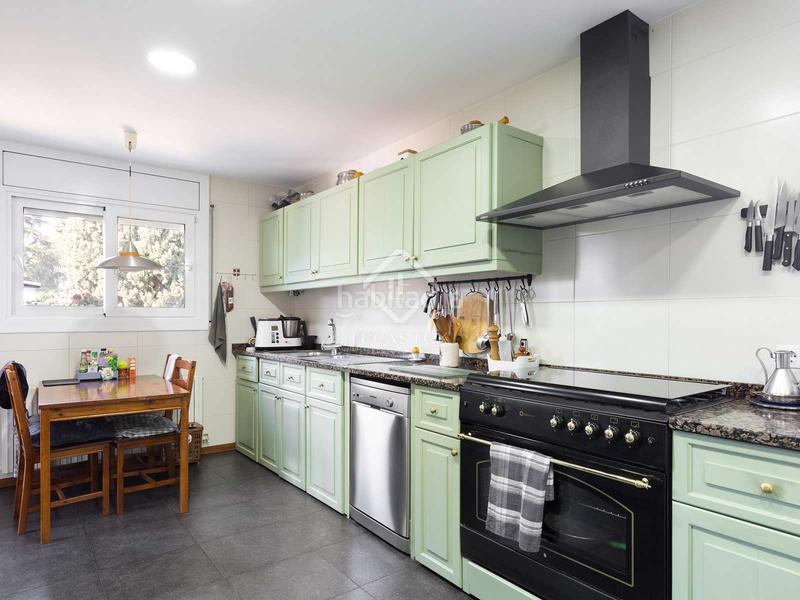 Foto c8fd8a58-fca9-446d-a67c-d9f0dbc6f288. Chalet avec chauffage parking piscine dans Mira-sol Sant Cugat del Vallès