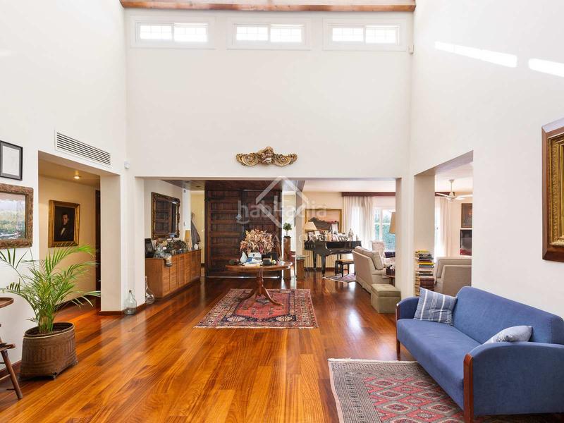 Foto dffe4799-87d2-4a0c-9b49-4af2d7edaa86. Chalet avec chauffage parking piscine dans Mira-sol Sant Cugat del Vallès