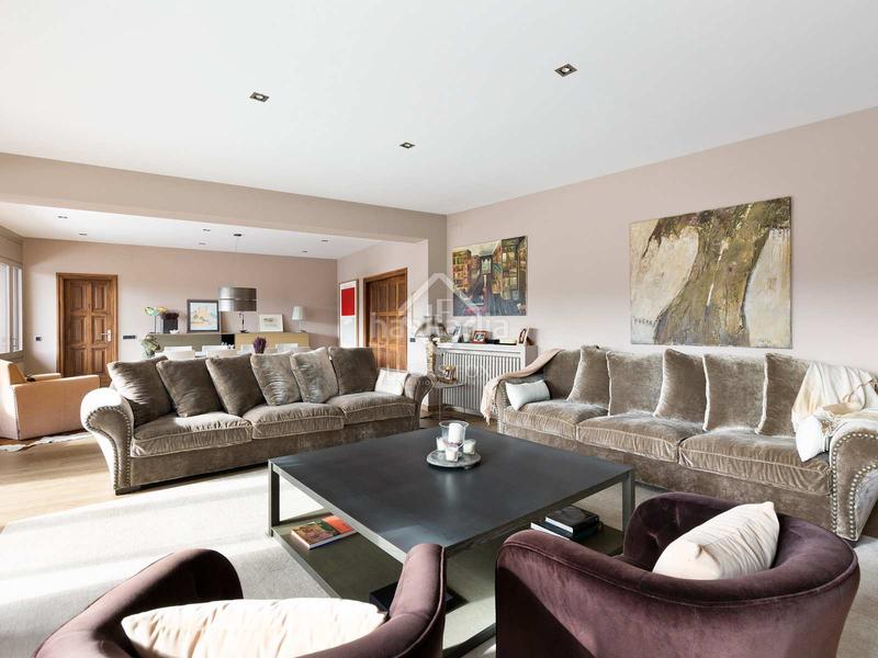 Foto 09723e97-f2f2-4e10-92c4-19d3c4e9b1c1. Chalet magnífica casa con vistas en venta en Valldoreix en Sant Cugat del Vallès