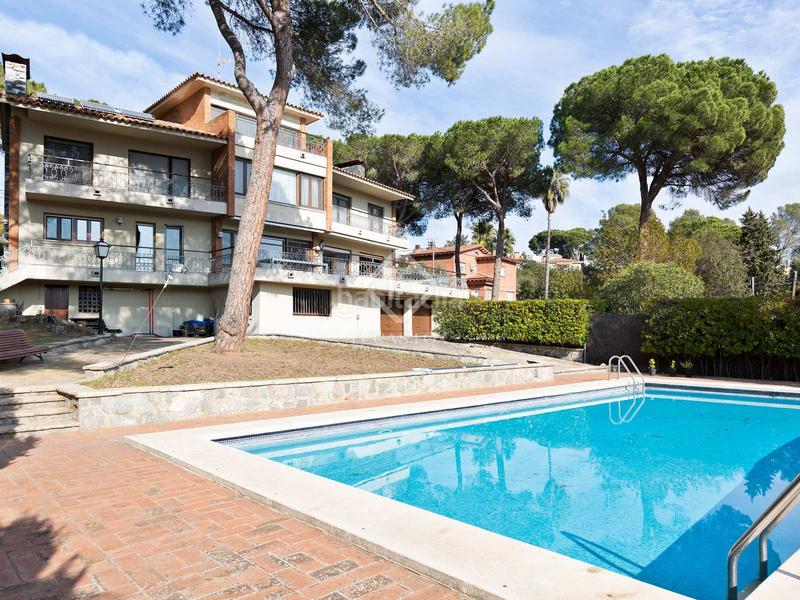Foto 9ff3d588-bc34-46f4-baa0-51f9de7d606e. Chalet magnífica casa con vistas en venta en Valldoreix en Sant Cugat del Vallès