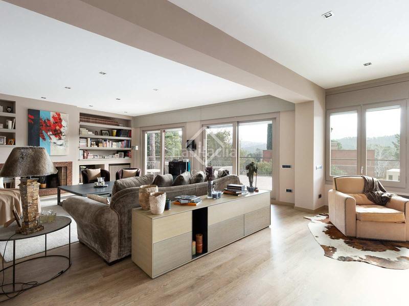 Foto f387b2f3-7d5a-43e9-8180-da1573d20078. Chalet magnífica casa con vistas en venta en Valldoreix en Sant Cugat del Vallès