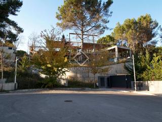 Xalet a Bellaterra. Parcela con proyecto de una casa con gran eficiencia energética