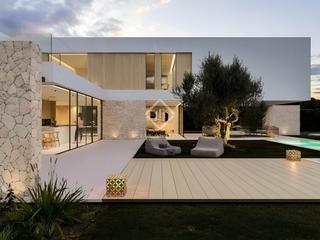 Chalet en Matadepera. Magnifica villa moderna con jardín, piscina y sala polivalente e