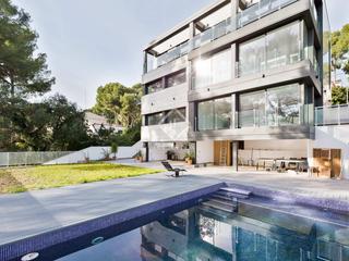 Chalet à Montmar. Villa en excelentes condiciones de 6 dormitorios con vistas en v