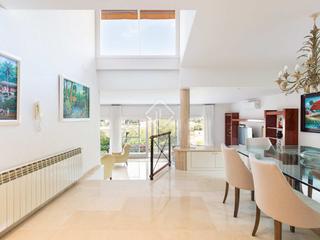 Xalet a El Poal. Excelente casa de 7 dormitorios, con preciosas vistas a las mont