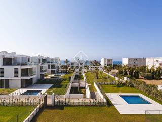 Chalet en Passeig Maragall. Fantástica villa de lujo 5 dormitorios y primera línea de playa