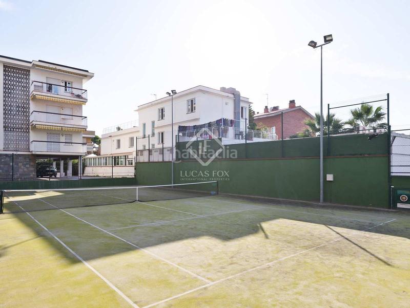 Foto 6b23126b-1b99-4afb-91a6-14673f0ec26a. Piso ático a reformar de 3 dormitorios con terraza de 16 m en venta en Lluminetes, en Castelldefels