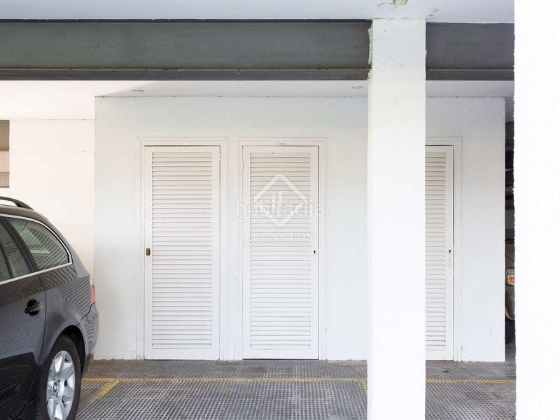 Foto e5008af4-9cae-4178-8799-53993a501913. Piso ático a reformar de 3 dormitorios con terraza de 16 m en venta en Lluminetes, en Castelldefels