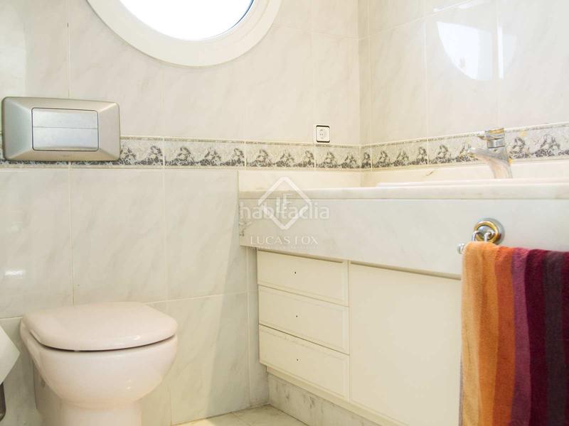 Foto 5423db1c-e2f8-46c2-bcb8-30a4e4f4b148. Chalet casa de lujo de 6 dormitorios con piscina en venta mar en Gavà