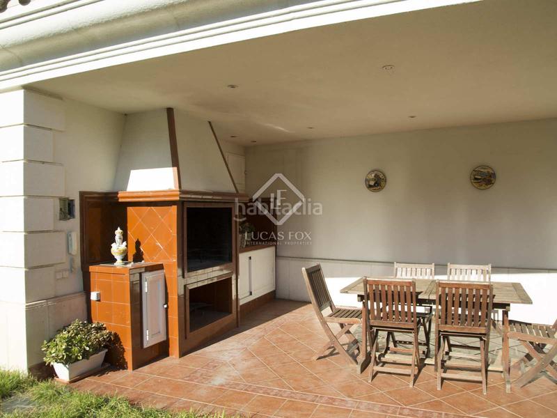 Foto 60ffc0b1-a4c7-434f-85cd-cf3f43d0377a. Chalet casa de lujo de 6 dormitorios con piscina en venta mar en Gavà