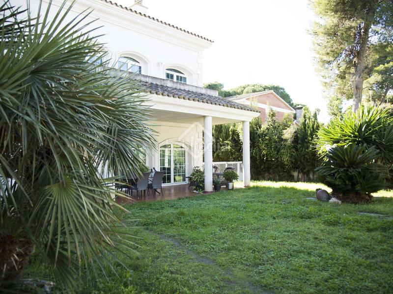 Foto 64e1a590-52fd-4d89-8fcf-7629d4107c0b. Chalet casa de lujo de 6 dormitorios con piscina en venta mar en Gavà