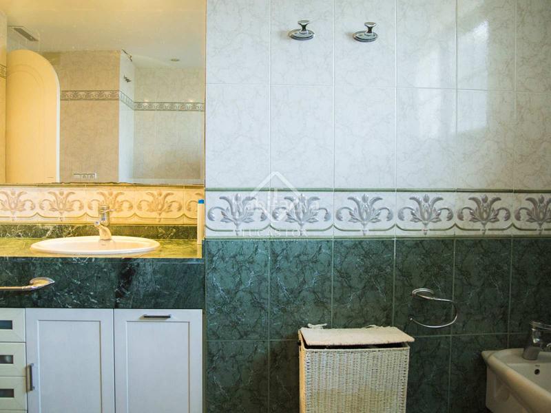 Foto 88f7fd92-93db-415c-9e81-939194f8a07f. Chalet casa de lujo de 6 dormitorios con piscina en venta mar en Gavà