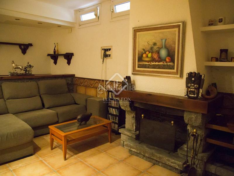 Foto 8ee0505c-c082-41b9-bed1-e5cef4f5e36d. Chalet casa de lujo de 6 dormitorios con piscina en venta mar en Gavà