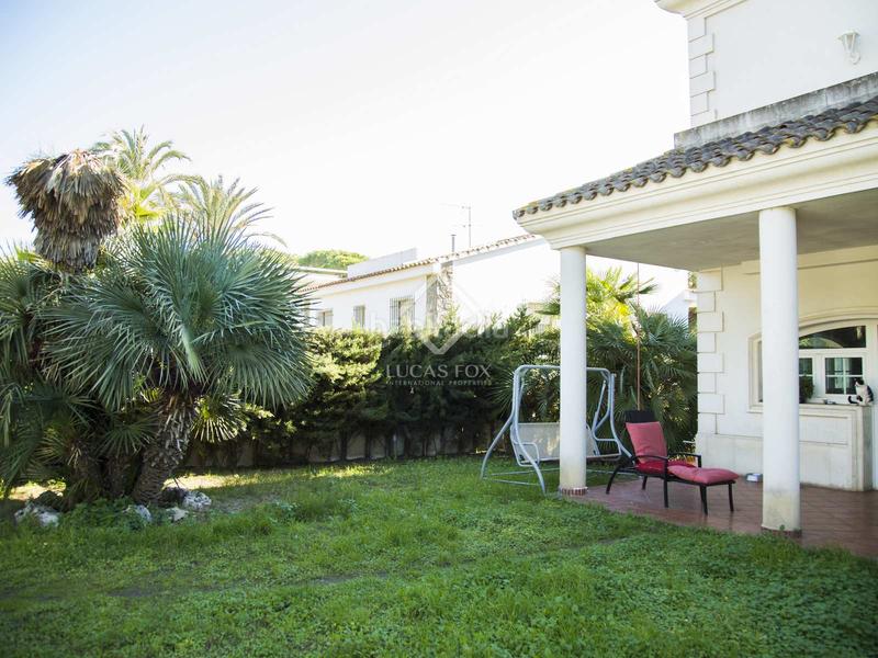 Foto bb823cae-38cc-4be5-a0b9-4d3647c5ae1b. Chalet casa de lujo de 6 dormitorios con piscina en venta mar en Gavà
