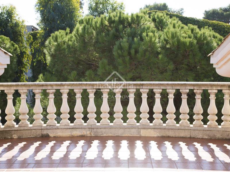 Foto e24a7cad-dbd6-43e4-995d-d7108500f436. Chalet casa de lujo de 6 dormitorios con piscina en venta mar en Gavà