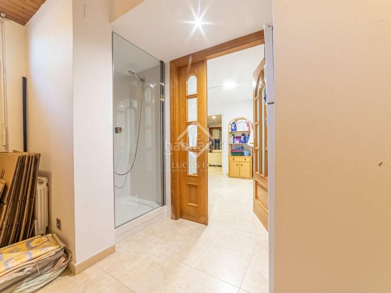 Foto 1be4e15b-cb09-4209-8a07-b49181015632. Chalet amplia villa en excelentes condiciones con piscina, en venta mar en Gavà