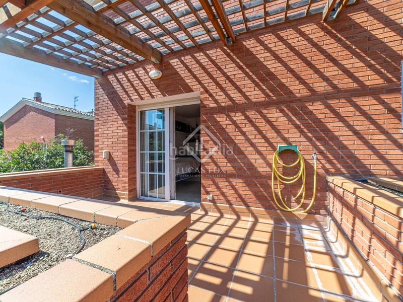 Foto 3559997f-f715-4212-9156-74643e95ef79. Chalet amplia villa en excelentes condiciones con piscina, en venta mar en Gavà
