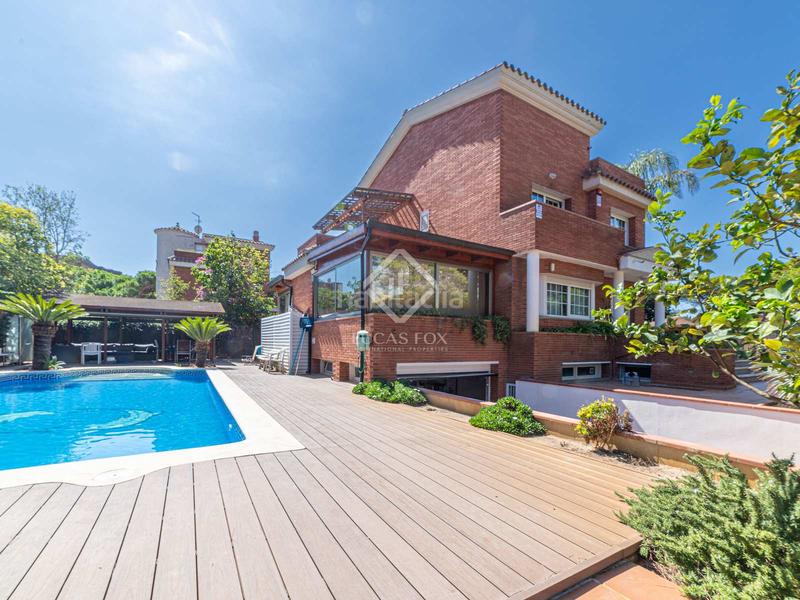 Foto 40402af9-4259-4b2b-8802-8a1d95e56a2d. Chalet amplia villa en excelentes condiciones con piscina, en venta mar en Gavà