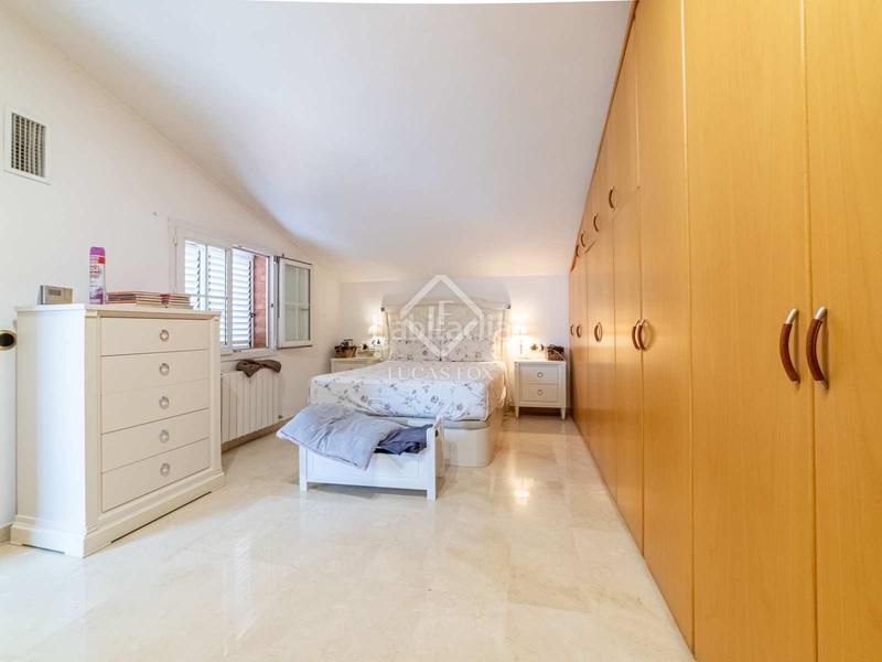 Foto 94088ec4-e072-4118-81ad-250690155d05. Chalet amplia villa en excelentes condiciones con piscina, en venta mar en Gavà