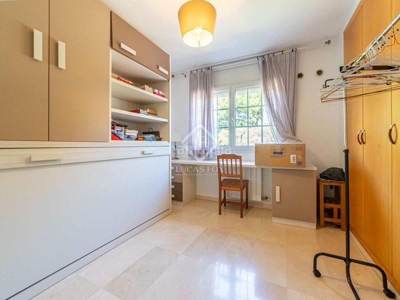 Foto 96baace6-652a-4498-b6c2-0800229f5aec. Chalet amplia villa en excelentes condiciones con piscina, en venta mar en Gavà