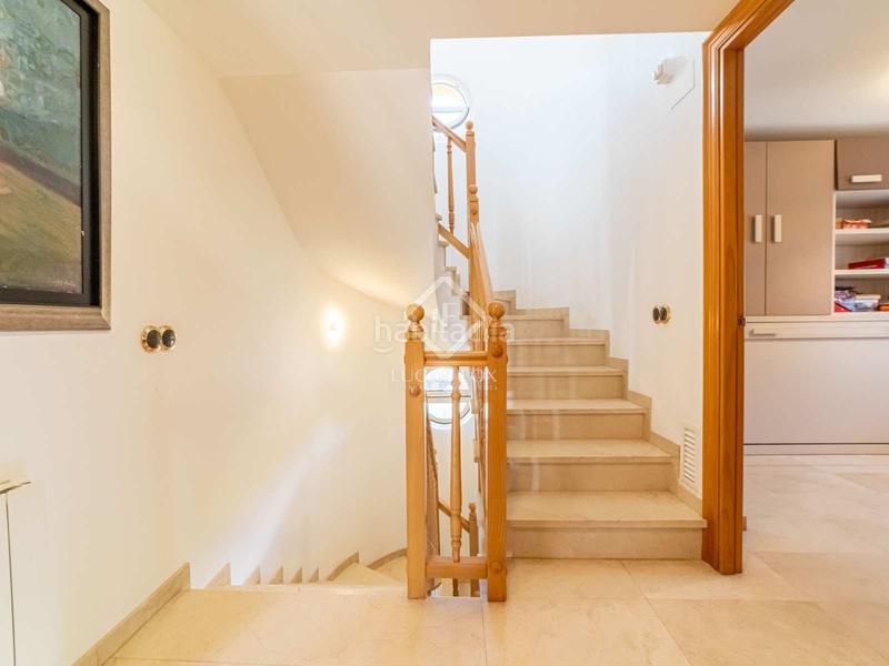 Foto c4f6b782-e2de-4697-933a-1c16861a0d19. Chalet amplia villa en excelentes condiciones con piscina, en venta mar en Gavà