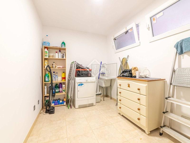 Foto e7f6f344-4270-4519-9ddc-db1ffd3f27a7. Chalet amplia villa en excelentes condiciones con piscina, en venta mar en Gavà
