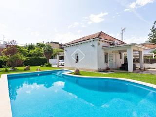 Chalet à Lluminetes. Oportunidad para adquirir o construir una excelente casa a su gu