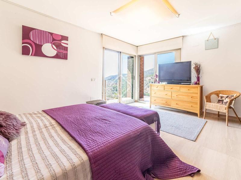 Foto 15717579-9eb9-4e4c-ba71-12e6b47f8545. Chalet magnífica casa con vistas excepcionales en venta en botigues en Sitges