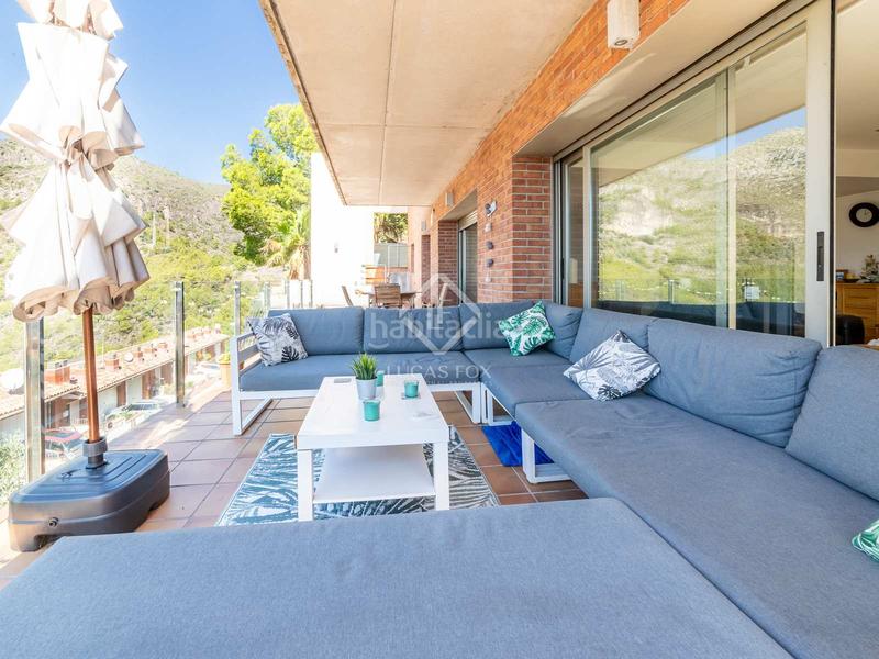 Foto 81c240af-fecf-4a3a-8040-d9417ac4b73a. Chalet magnífica casa con vistas excepcionales en venta en botigues en Sitges