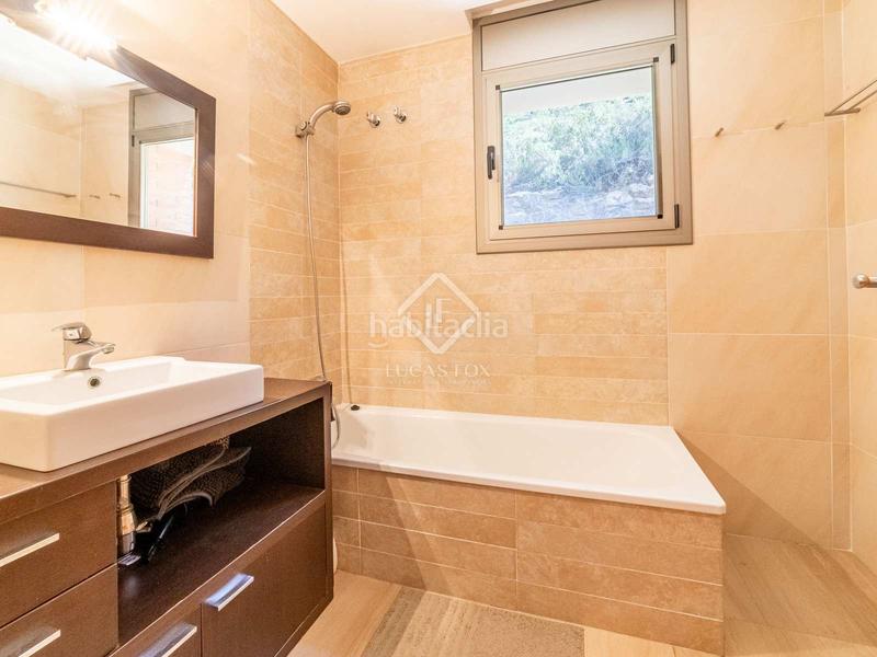Foto ddc70ccb-3248-48c0-aa24-5ba9f69ba057. Chalet magnífica casa con vistas excepcionales en venta en botigues en Sitges