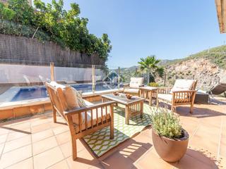 Chalet à Les Botigues de Sitges. Magnífica casa con vistas excepcionales en venta en botigues de