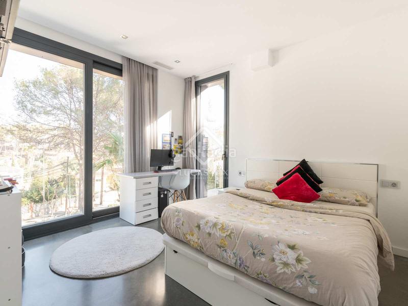 Foto 03a03d50-4ca0-4fac-8ca9-668ac8cb2fcd. Chalet villa de lujo de 362 m con 5 dormitorios en venta en montemar, . en Castelldefels