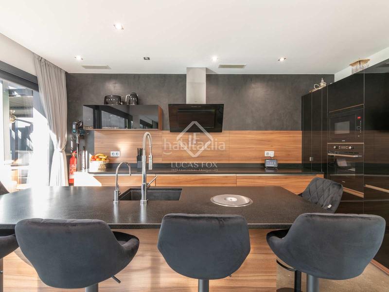 Foto 116d3330-c65e-4c1f-ad82-fc986ce975bf. Chalet villa de lujo de 362 m con 5 dormitorios en venta en montemar, . en Castelldefels