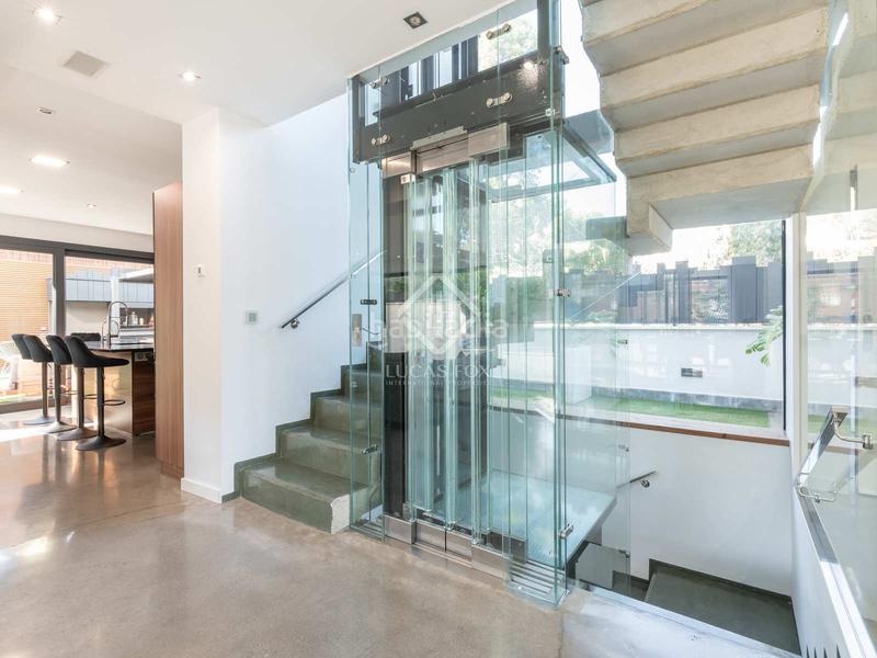 Foto 25f3fa38-384e-4fda-b701-dfa55c8c47ec. Chalet villa de lujo de 362 m con 5 dormitorios en venta en montemar, . en Castelldefels