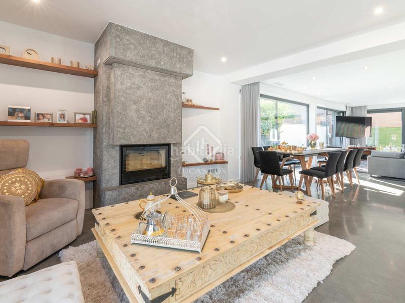 Foto 4817955b-cb99-4299-933b-e521b61efa01. Chalet villa de lujo de 362 m con 5 dormitorios en venta en montemar, . en Castelldefels
