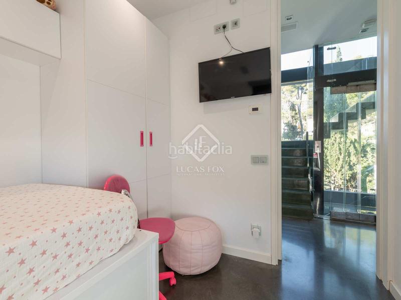 Foto 96cc731d-bb45-4995-9415-7e0996373bc0. Chalet villa de lujo de 362 m con 5 dormitorios en venta en montemar, . en Castelldefels