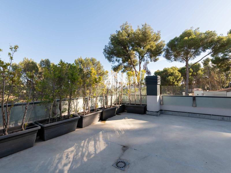 Foto bb5a6dd2-0eb0-4063-89a8-5d1b20ea4e02. Chalet villa de lujo de 362 m con 5 dormitorios en venta en montemar, . en Castelldefels
