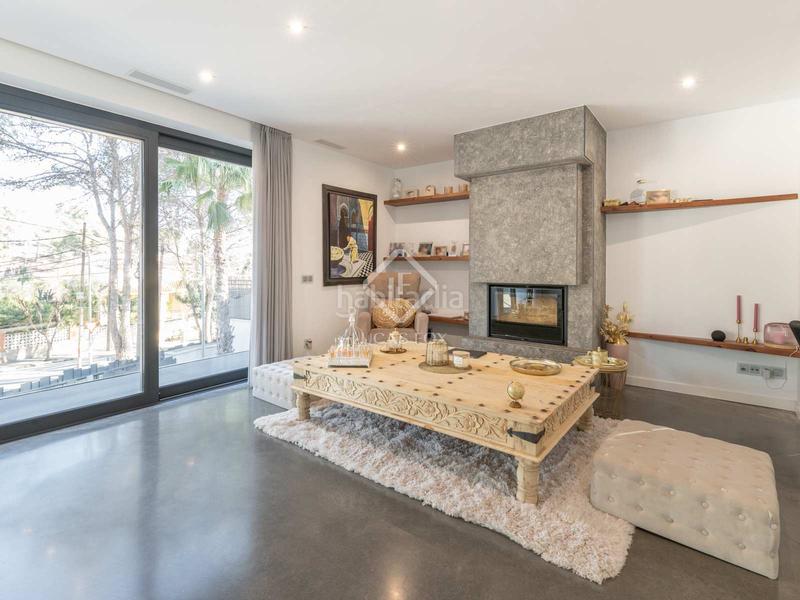 Foto e0fcd9ab-2c74-462c-bc57-f1e310cb1212. Chalet villa de lujo de 362 m con 5 dormitorios en venta en montemar, . en Castelldefels