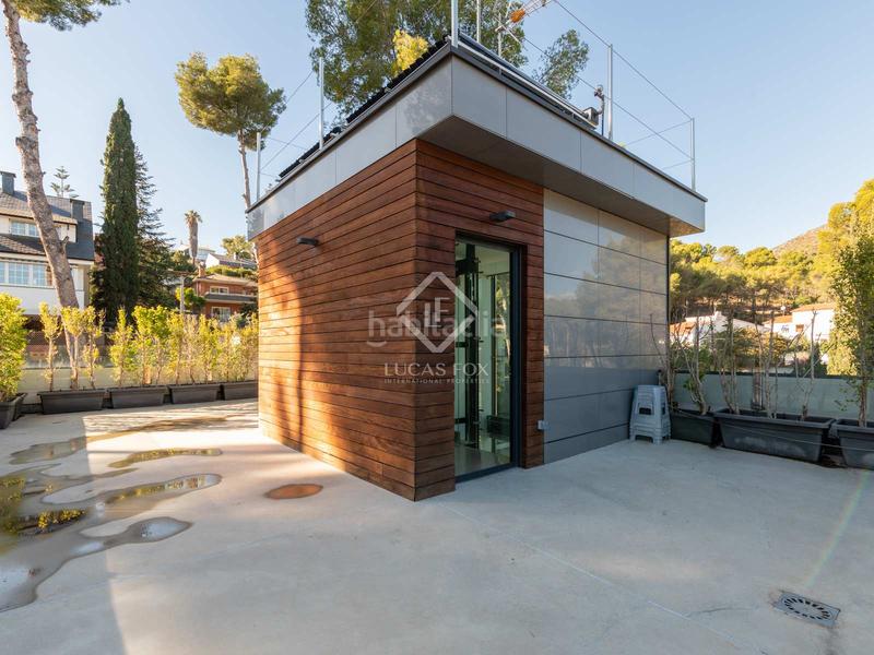 Foto ea36c8e9-5c1b-42a0-93ac-a5f1b916bd6b. Chalet villa de lujo de 362 m con 5 dormitorios en venta en montemar, . en Castelldefels