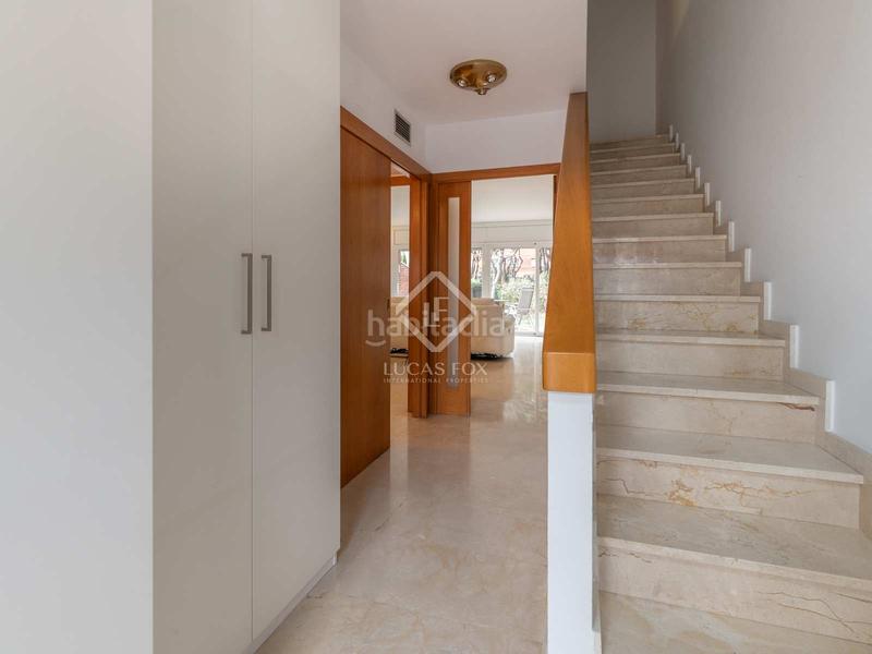 Foto 4f87ebcf-d49c-455d-bdc8-8881e1a9ed27. Chalet casa adosada en venta en primera línea de mar mar, una zona exclusiva muy cerca de barcelona. en Gavà